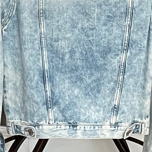 WOMEN’S “ACID WASH” JEAN JACKET (FOREVER 21) - SMALL - Picture 7 of 7